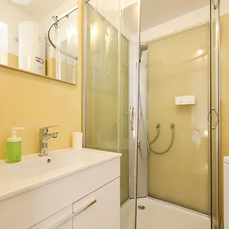 Laura In Heart Of Zadar