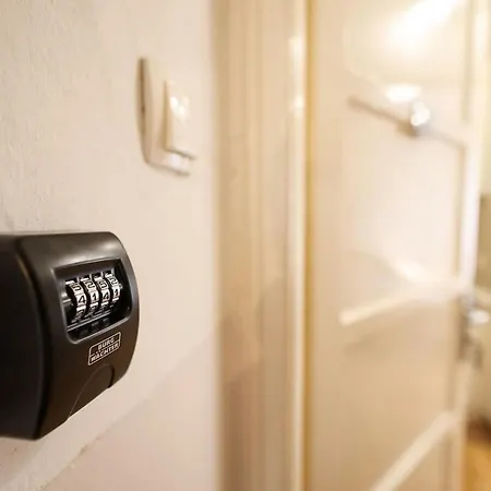 Laura In Heart Of * Zadar