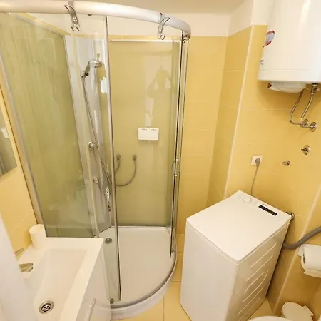 Laura In Heart Of Apartman *